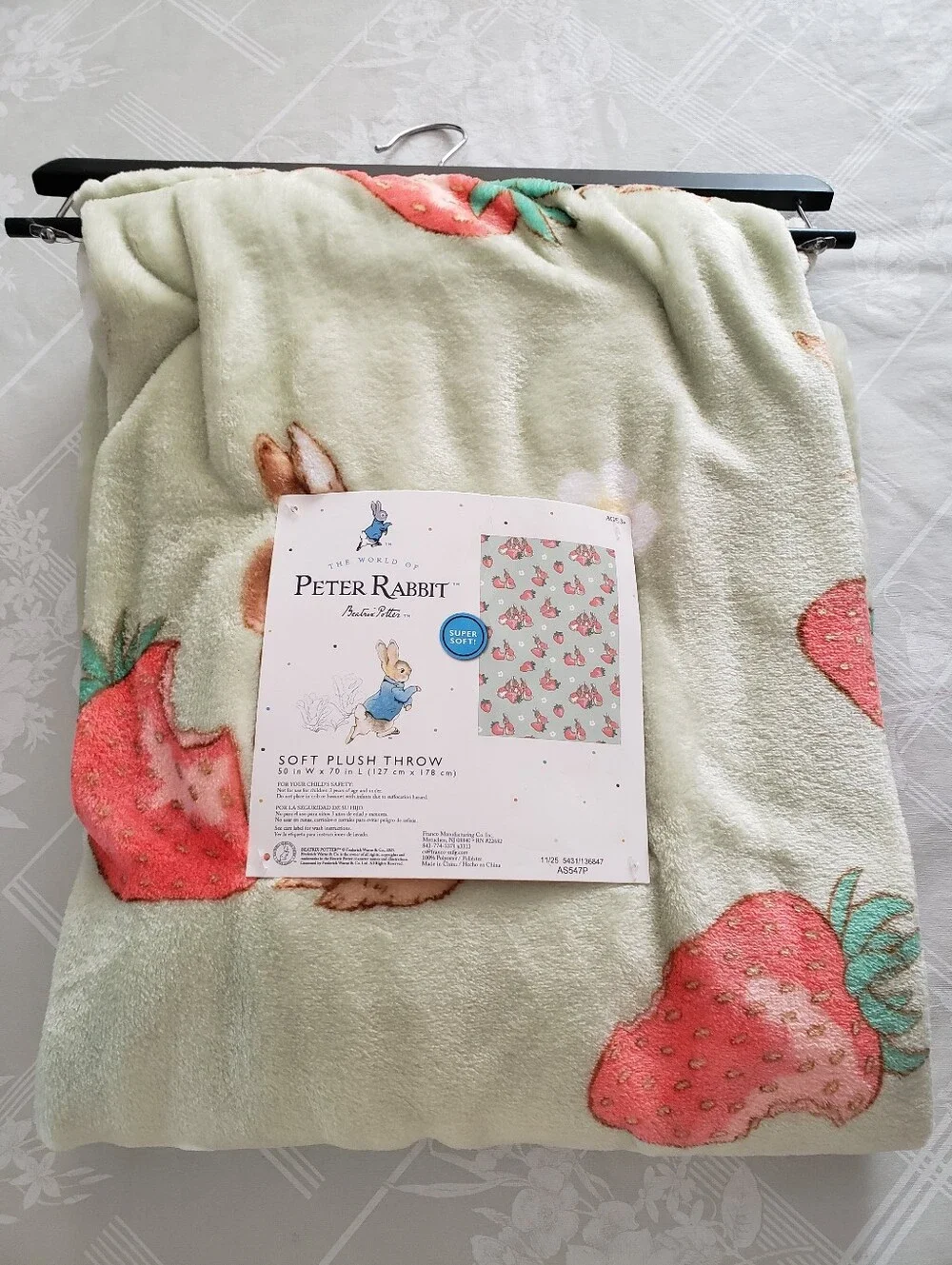 Beatrix Potter Peter Rabbit Sage Green 50x70  Strawberry Plush Throw Blanket NWT